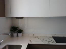 COCINA LACADO MOKA Y DEKTON 2